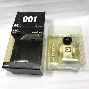 Kaching Brands Quadrics 001 by Maxim Zhestkov 2007 Urban VIdeo Game Vinyl Toy